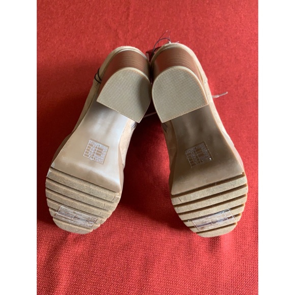 Forever 21 tan high heel lace up booties, 7.5 - Picture 3 of 10
